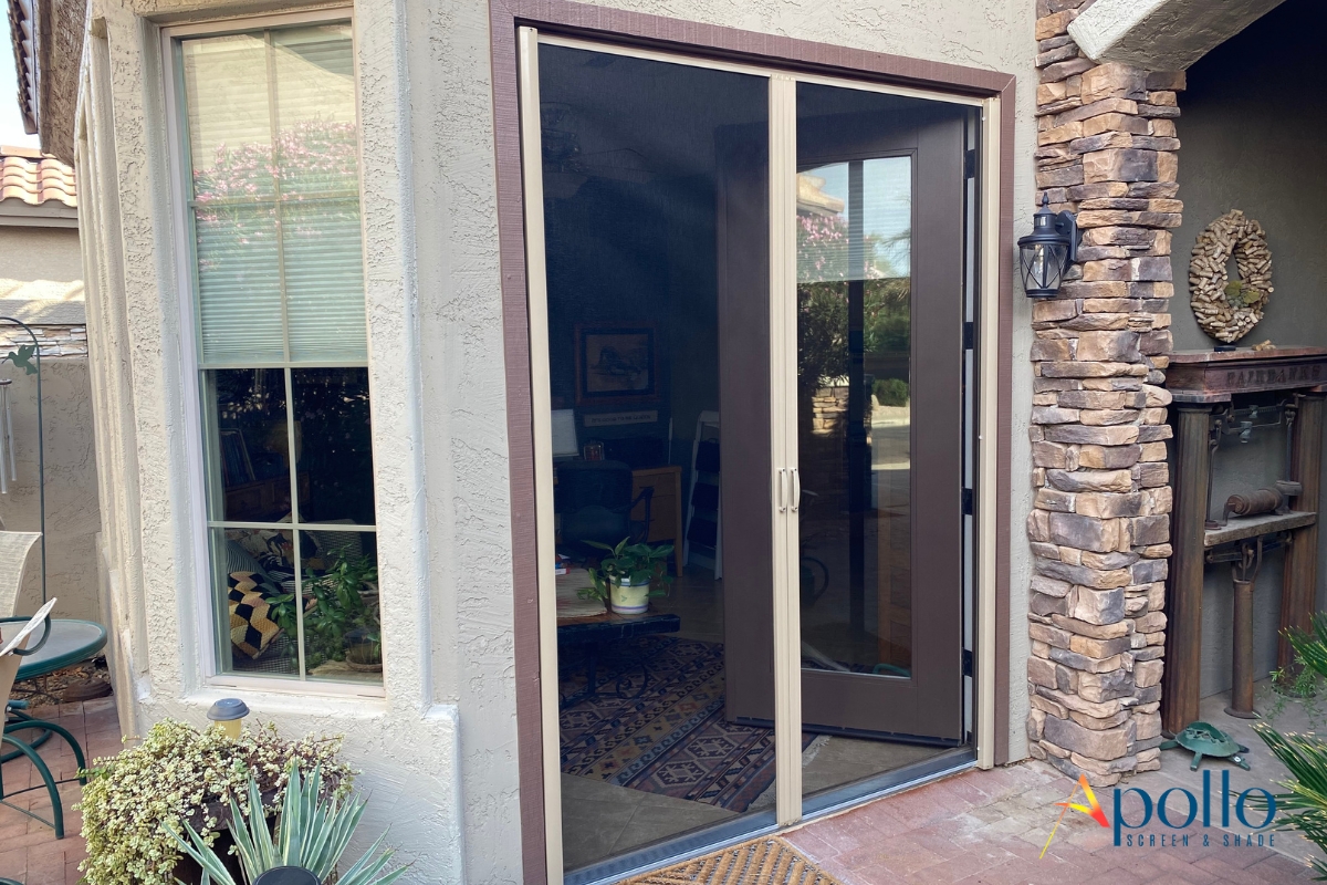 French Retractable Gilbert, Phoenix.jpg